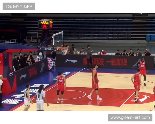 琼斯失常山东三将闪耀全场